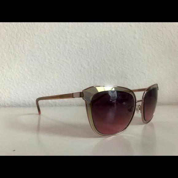 Trina Turk Antigua 54mm Rose Sunglasses - Picture 2 of 3